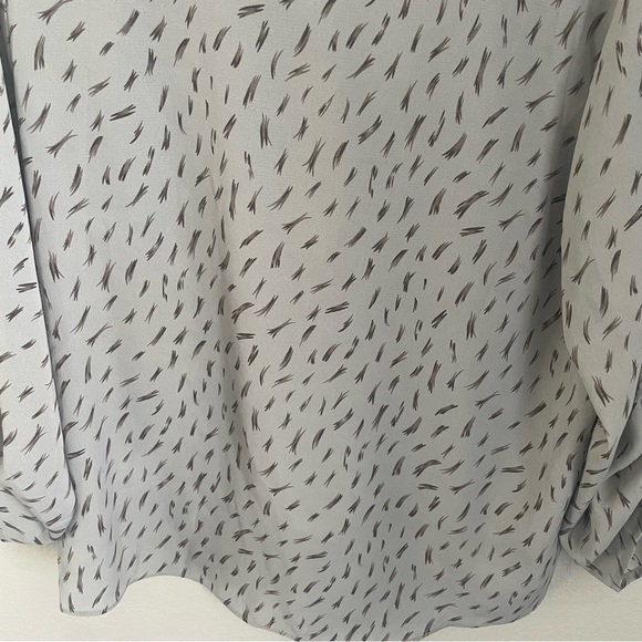 ACOA Collection Women's Grey Print Long Sleeve Blouse NWT Size Small - Picture 8 of 8